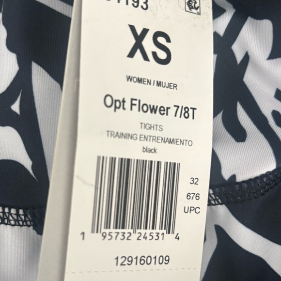 NWT ADIDAS Tight Fit High Rise Coupe Moulante Sport Pants. Size XS - Picture 4 of 9